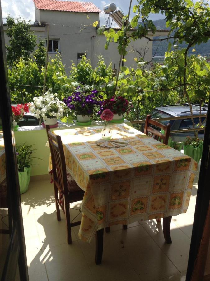 Guesthouse Aleksander Berat Buitenkant foto